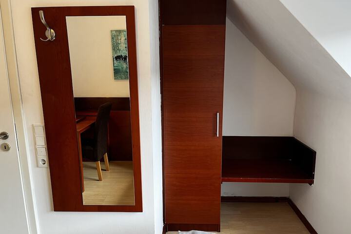 Room 3 of 52