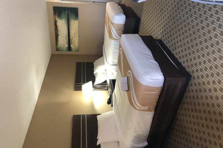 Room 12 of 52