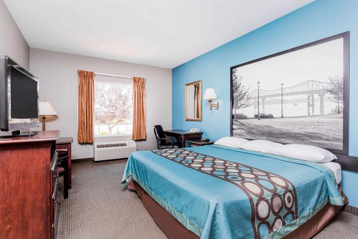 1 Queen Bed Accessible Room (2 of 12)