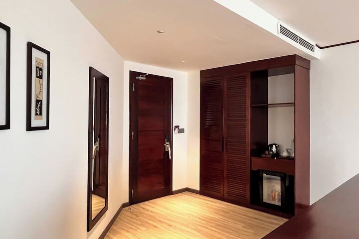 Room 49 of 169