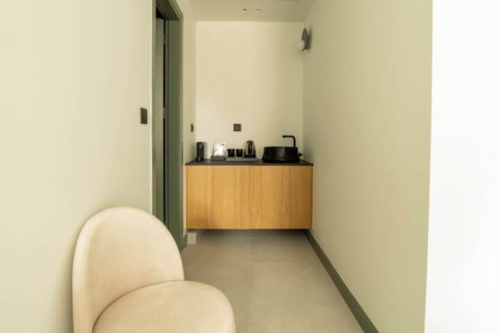 Room 10 of 120