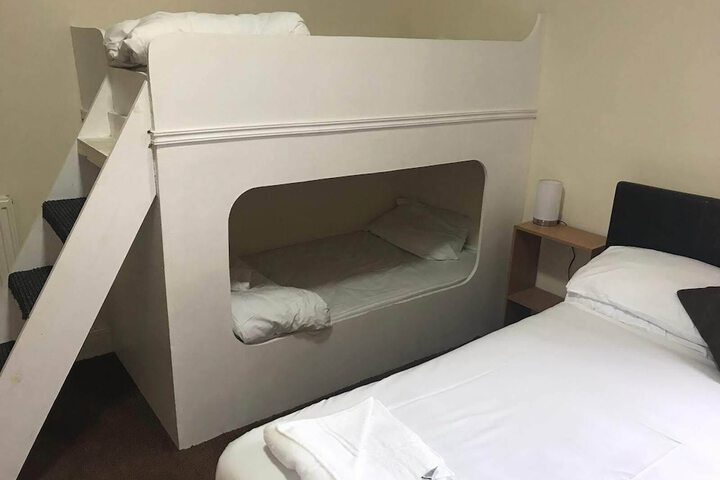 Room 7 of 22