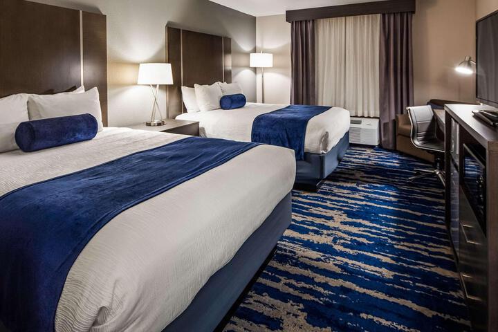 2 Queen Beds (3 of 8)