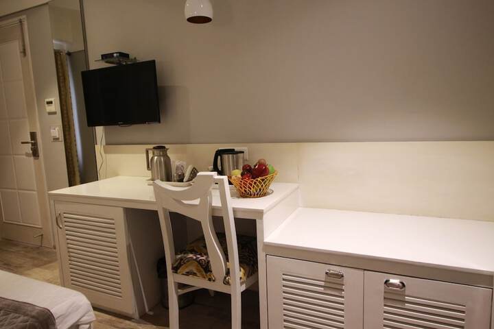 Room 27 of 51