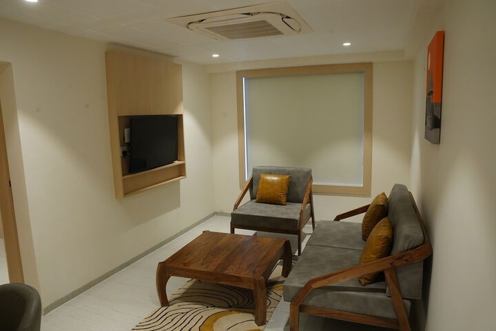 Room 28 of 48