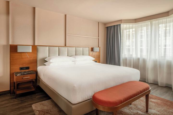 Room 33 of 115