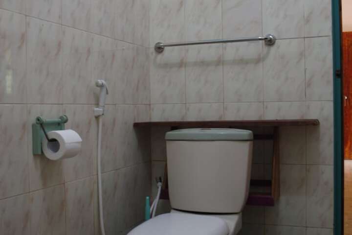 Room 28 of 28