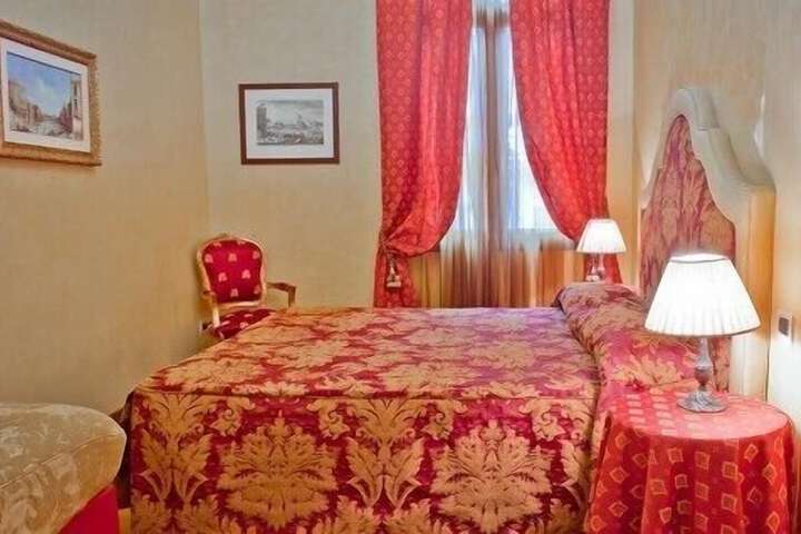 Room 3 of 15