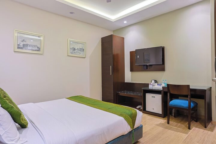 Room 65 of 137