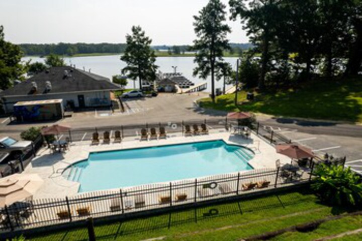 Pool 91 of 180