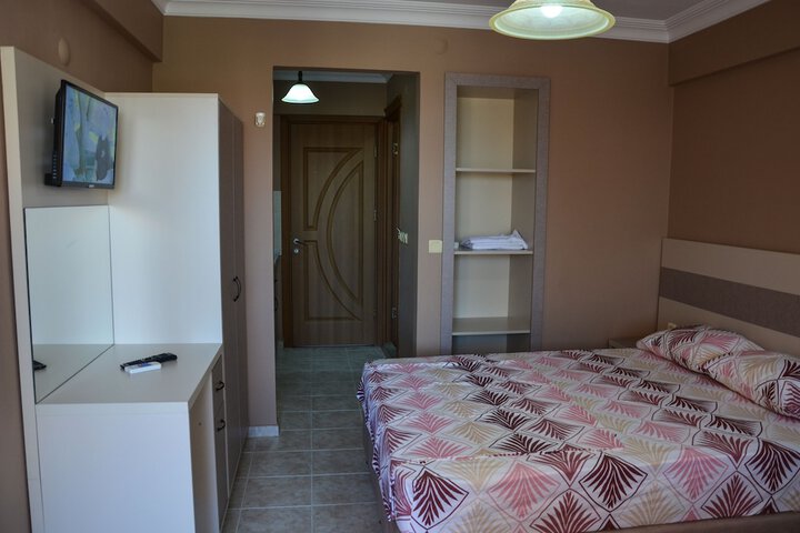 Room 13 of 49