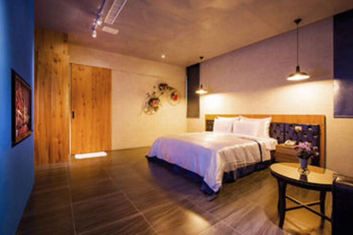 Room 53 of 84