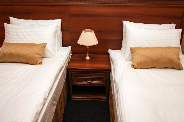 Room 10 of 39