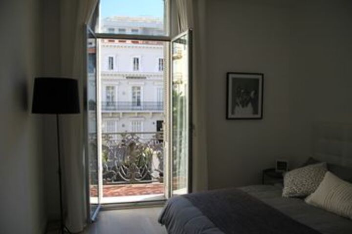 Room 6 of 28