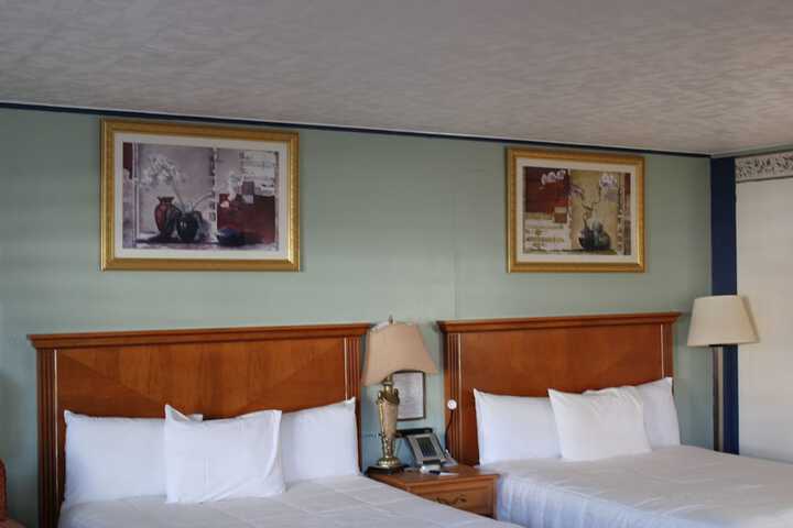 Room 8 of 39