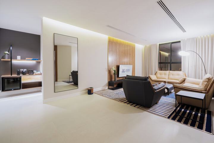 Room 12 of 23