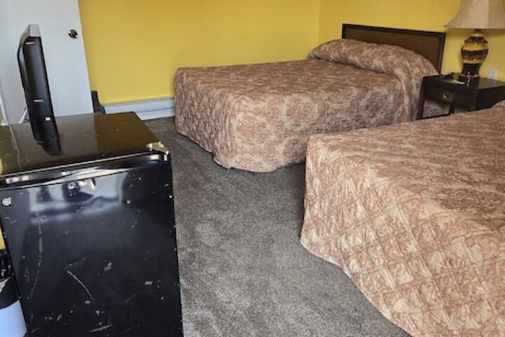 Room 13 of 32