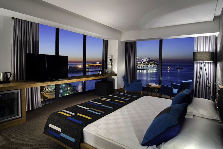 Room 12 of 49