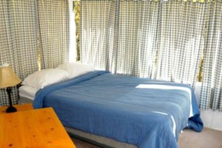 Room 73 of 182