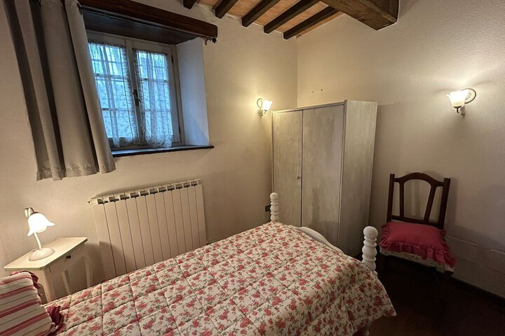 Room 33 of 74