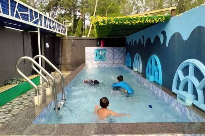 Pool 13 of 13