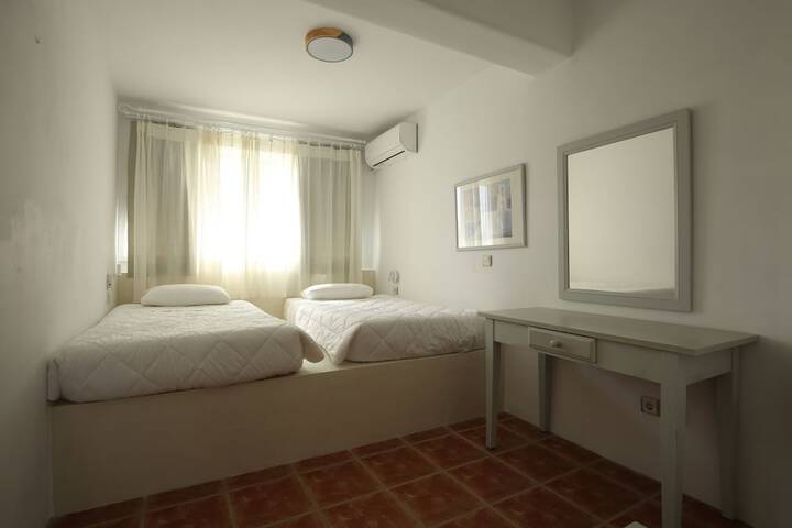 Room 45 of 123