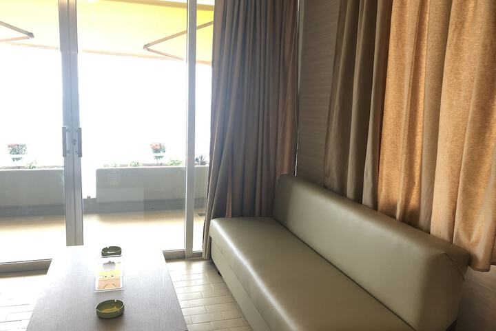 Room 5 of 16