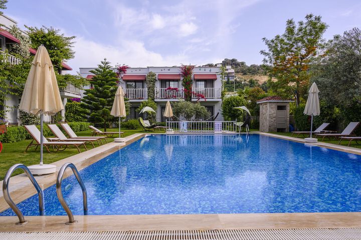 Hotel with Pool