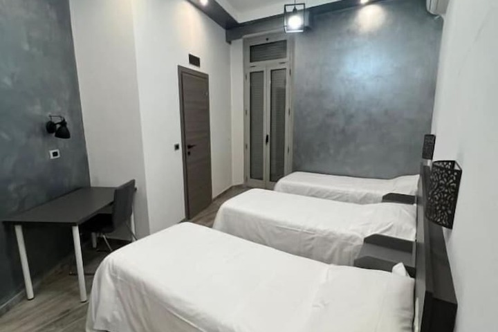 Room 6 of 20