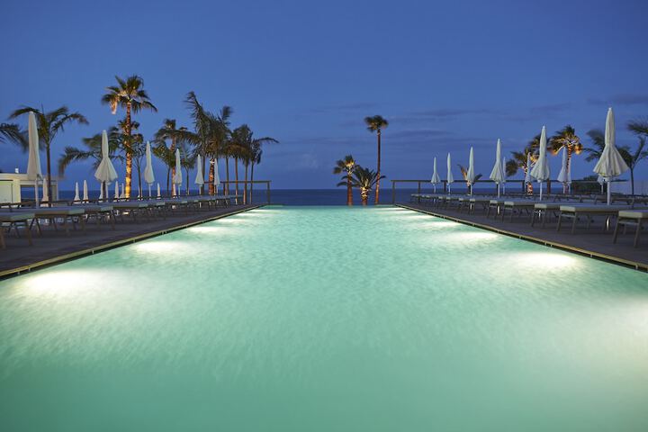 Pool 21 of 44