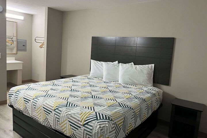 Room 17 of 26
