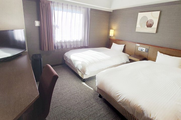 Room 8 of 27