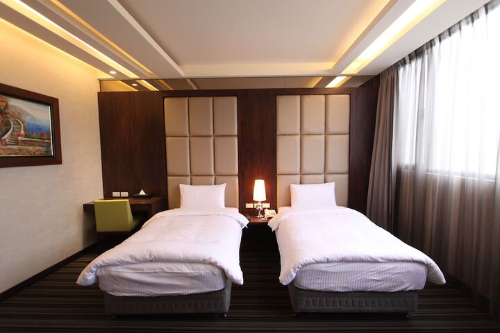 Room 29 of 53