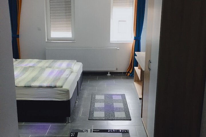 Room 17 of 46