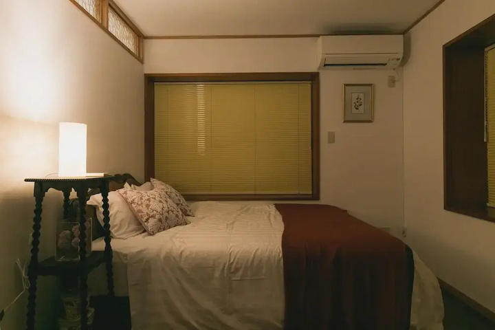 Room 3 of 16