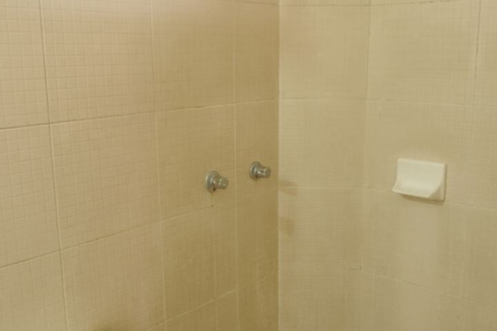 Room 21 of 32
