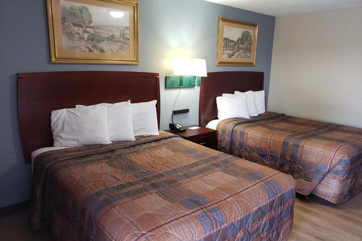 2 Queen Beds (4 of 11)