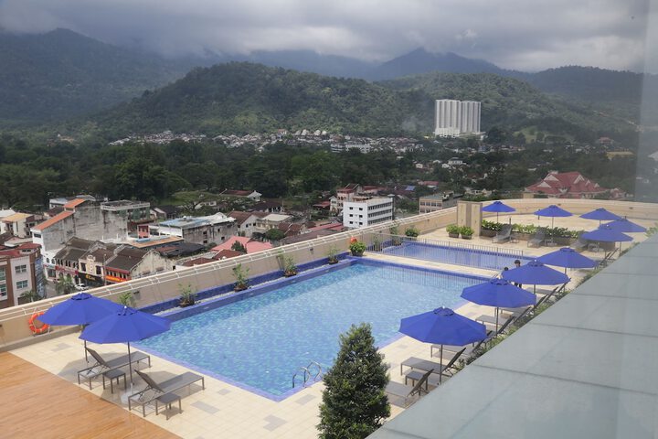 Hotel with Pool