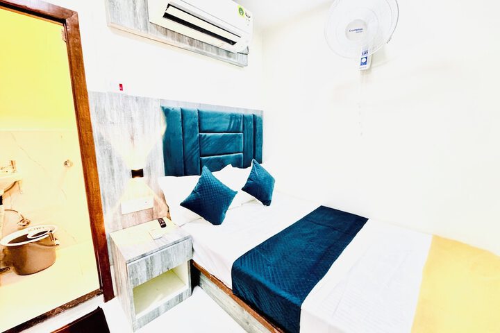 Room 16 of 17