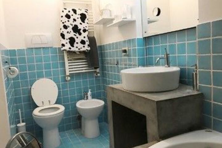 Room 2 of 16