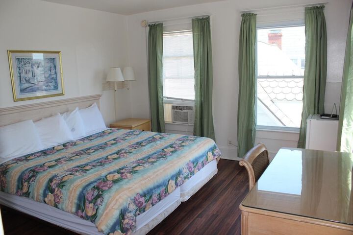 Room 9 of 39