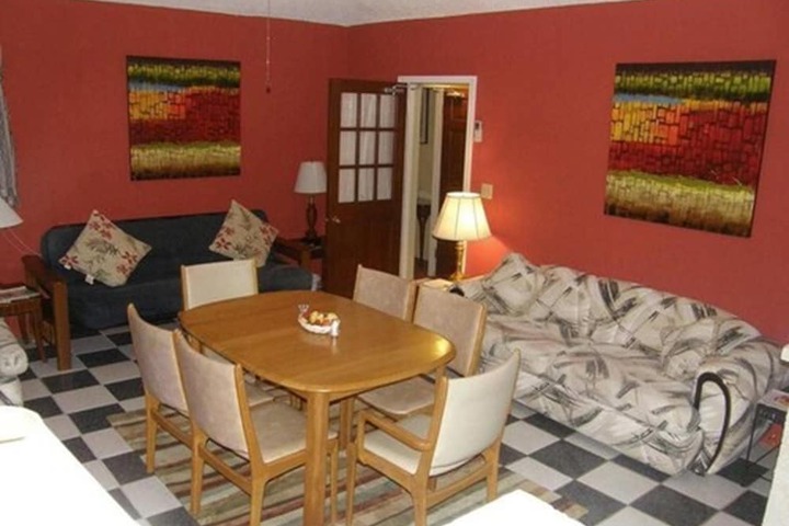 Room 35 of 77