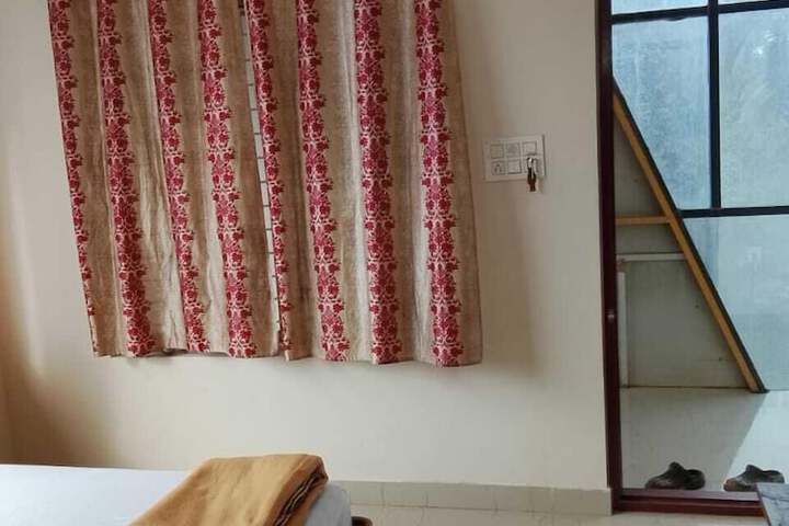 Room 17 of 28