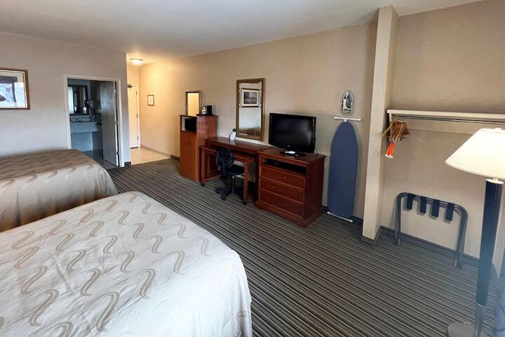 Room 13 of 23