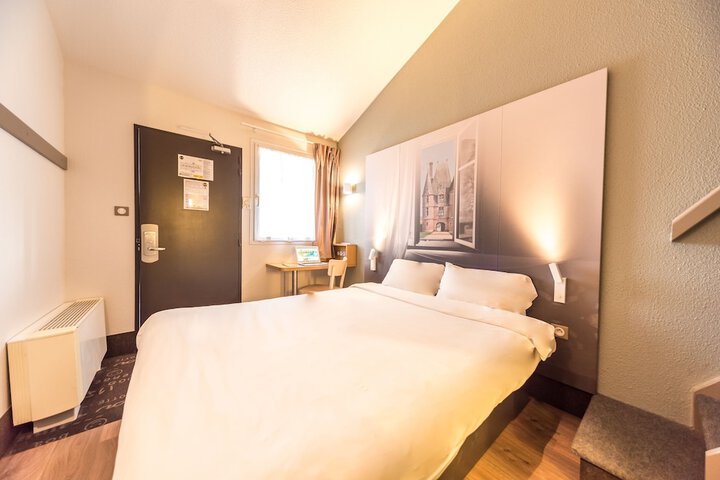 Room 9 of 44