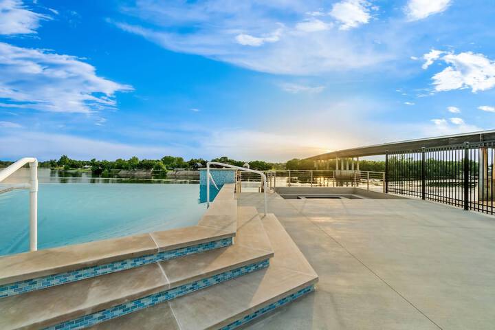Swimming pool at Sleep Inn & Suites Savannah Tennessee Riverfront