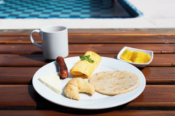 Breakfast/Coffee Service 31 of 43