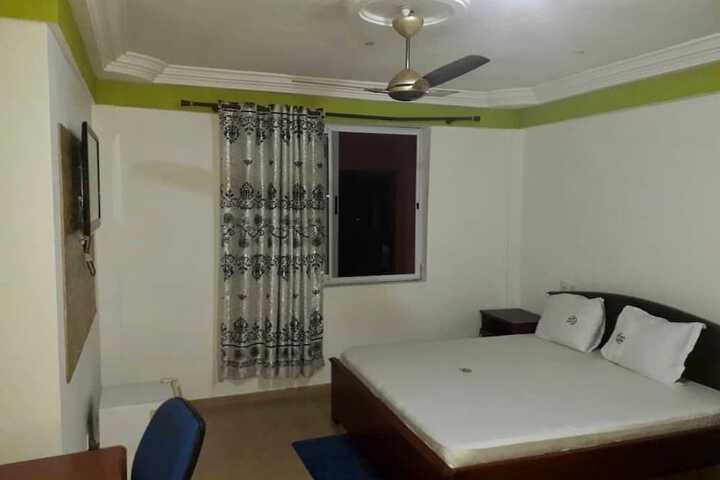 Room 2 of 8