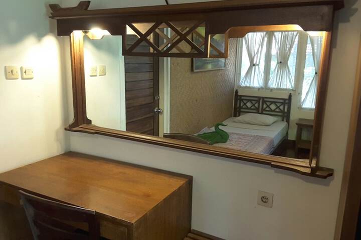 Room 4 of 50