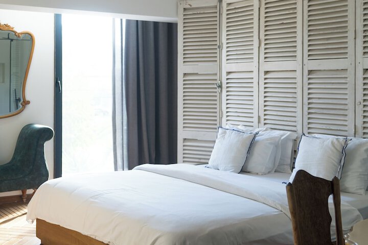 Room 100 of 190